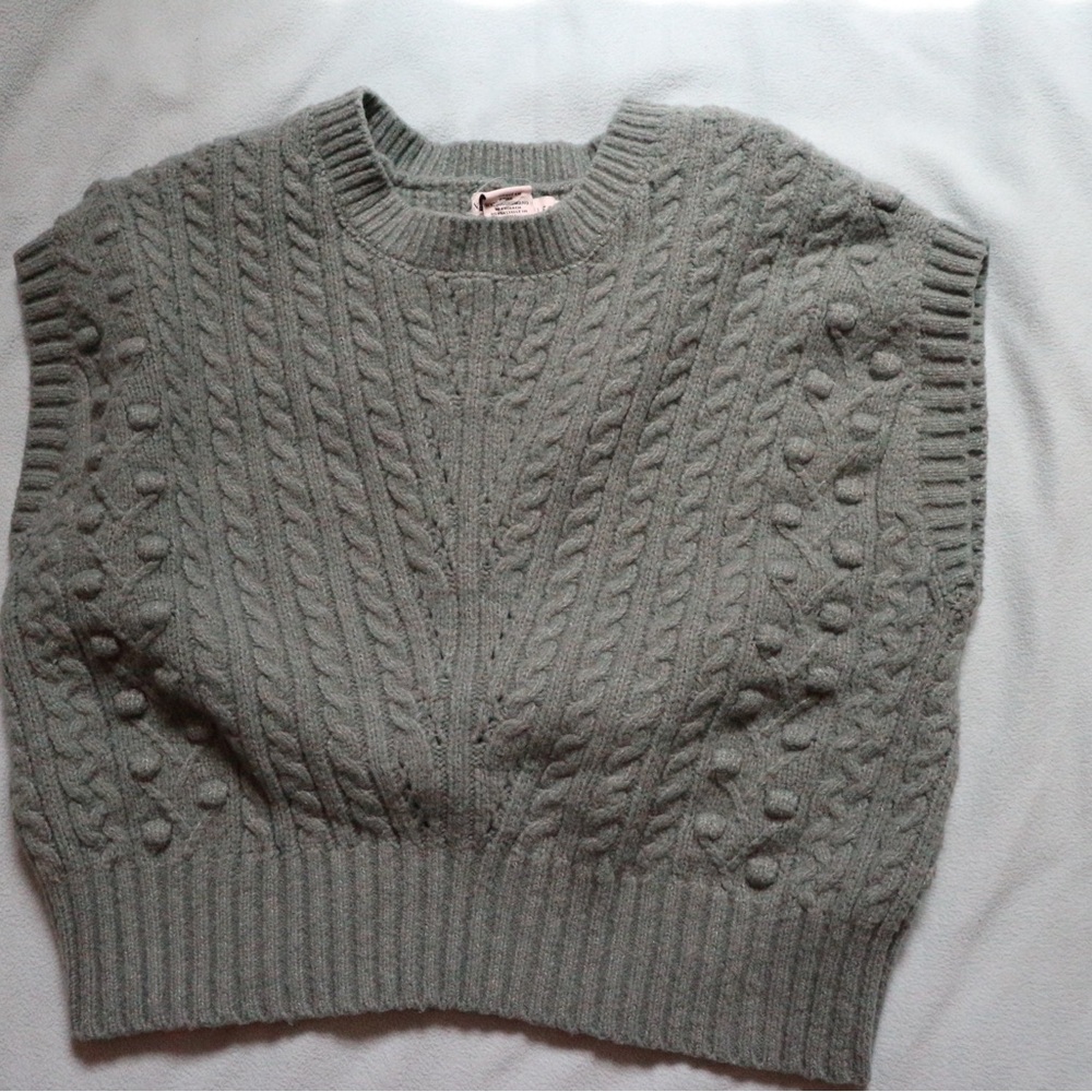 Sincerely Jules Gray Crew Neck Cable Knit Sweater